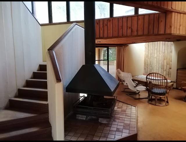10 BEDROOM FREESTANDING TO LET IN EQUESTRIA